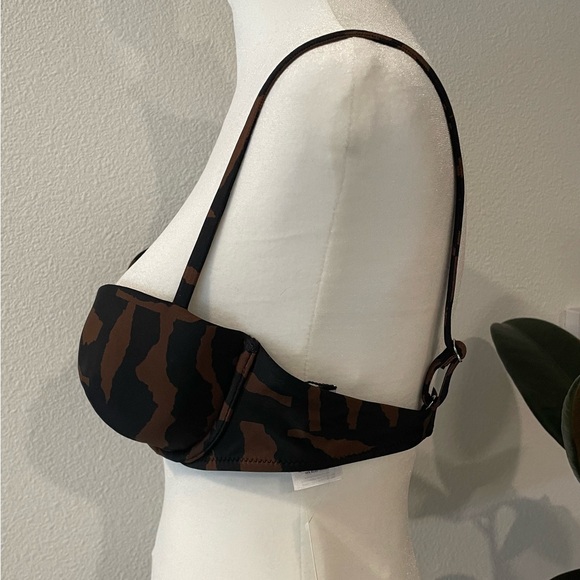New! Balconette Bikini Top in Abstract Animal NWT Size Large with Underwire - Picture 7 of 9